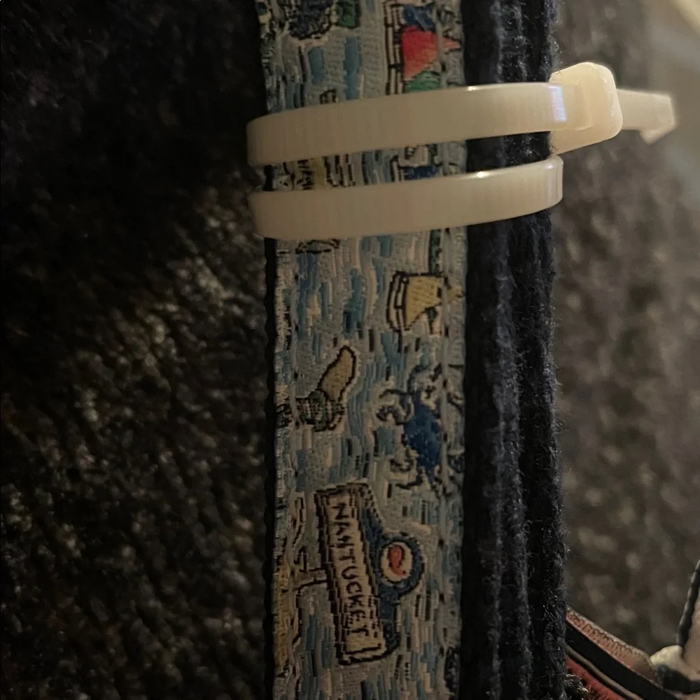 Vineyard Vines NWT Scenic Print Leash in Jake Blue